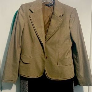 Sz 6, Antonio Melani beige jacket.